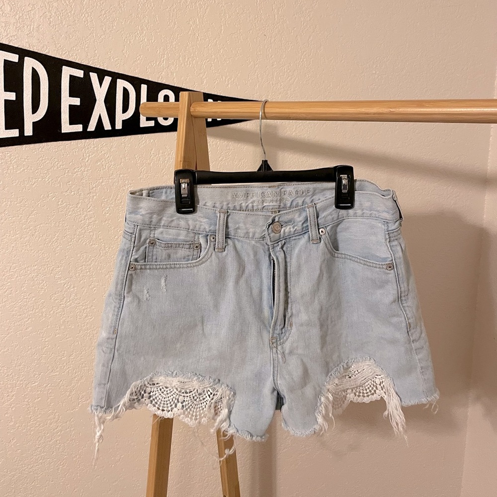 American Eagle Mom Short w/Lace Detail